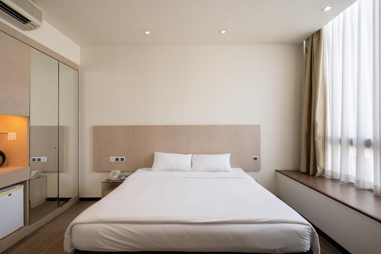 Aqueen Hotel Lavender Сингапур Екстериор снимка