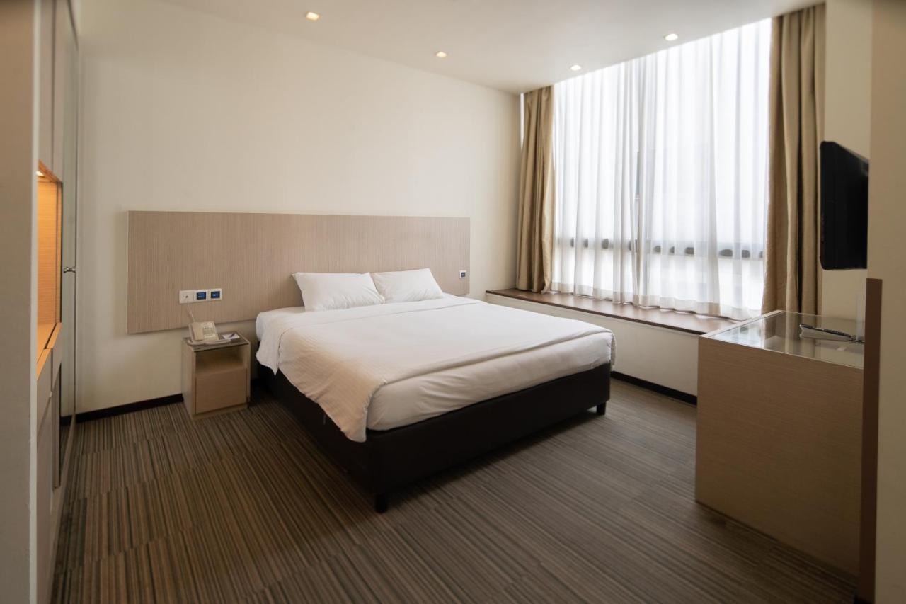Aqueen Hotel Lavender Сингапур Екстериор снимка