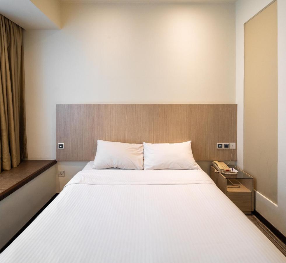 Aqueen Hotel Lavender Сингапур Екстериор снимка