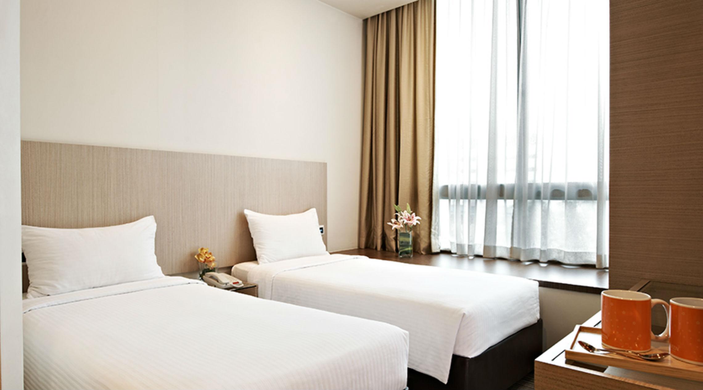 Aqueen Hotel Lavender Сингапур Екстериор снимка