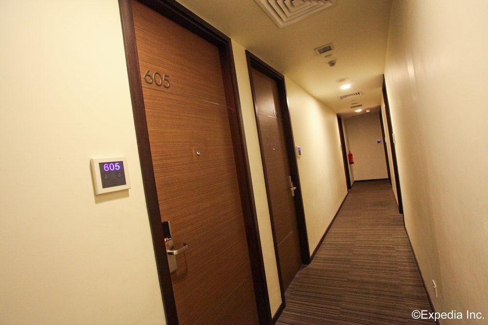 Aqueen Hotel Lavender Сингапур Екстериор снимка