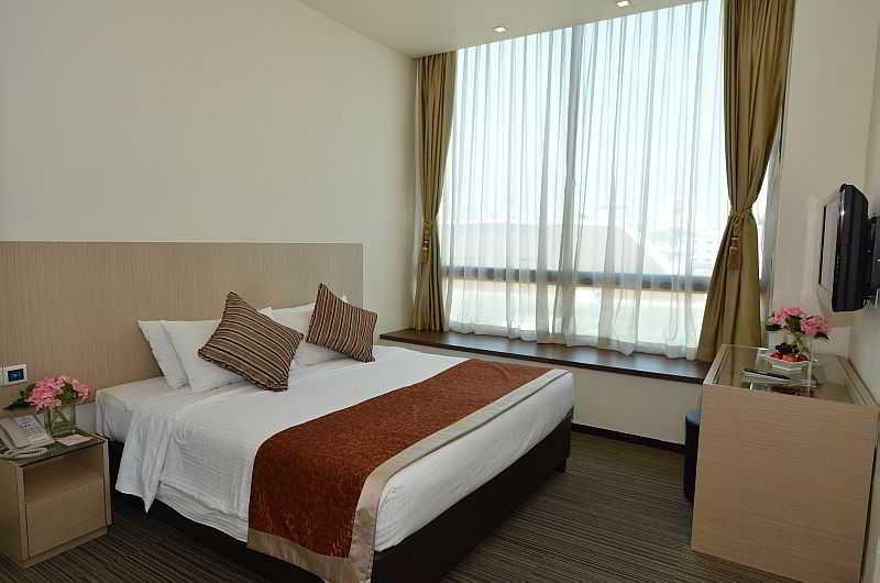 Aqueen Hotel Lavender Сингапур Екстериор снимка