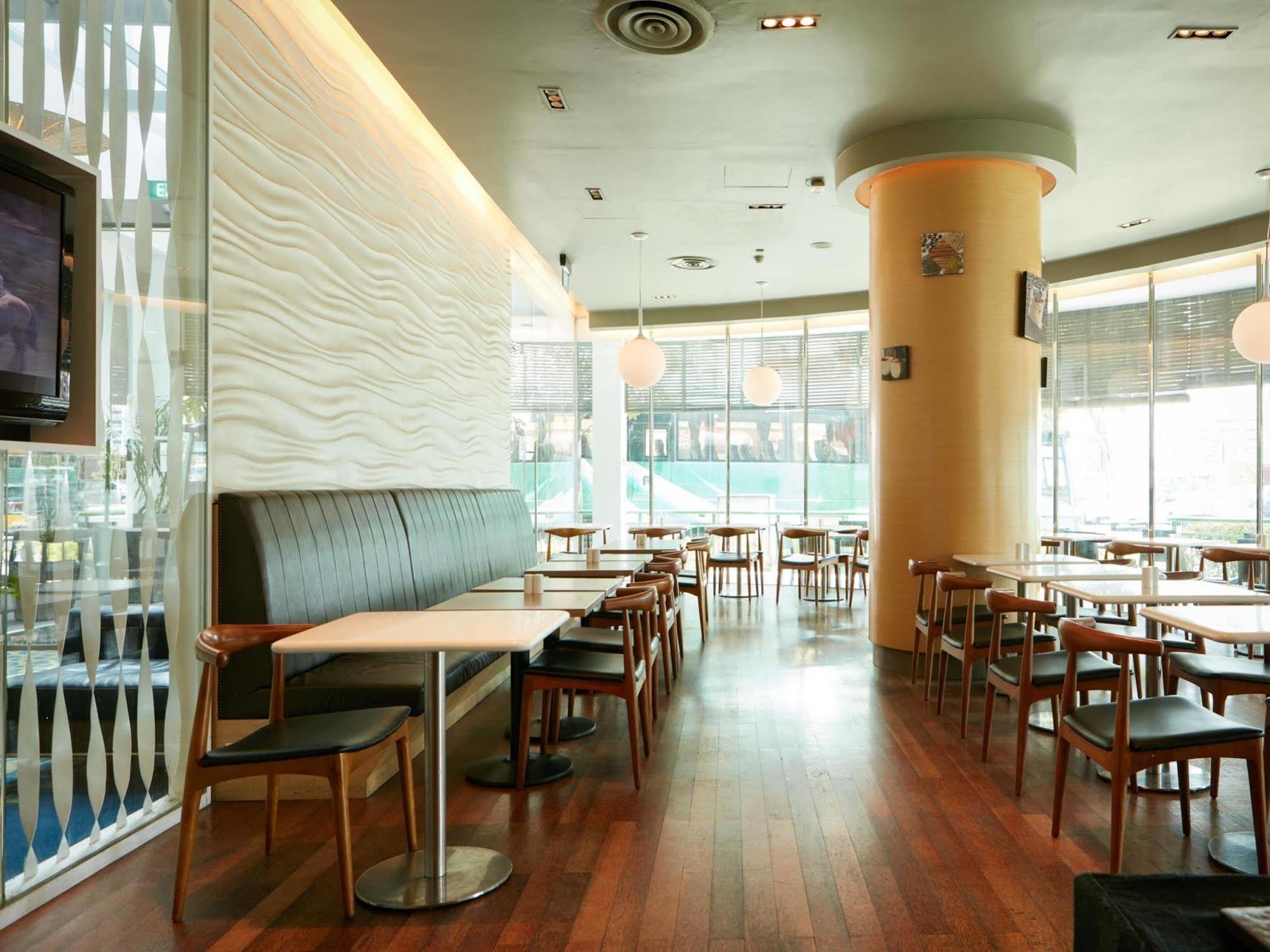 Aqueen Hotel Lavender Сингапур Екстериор снимка