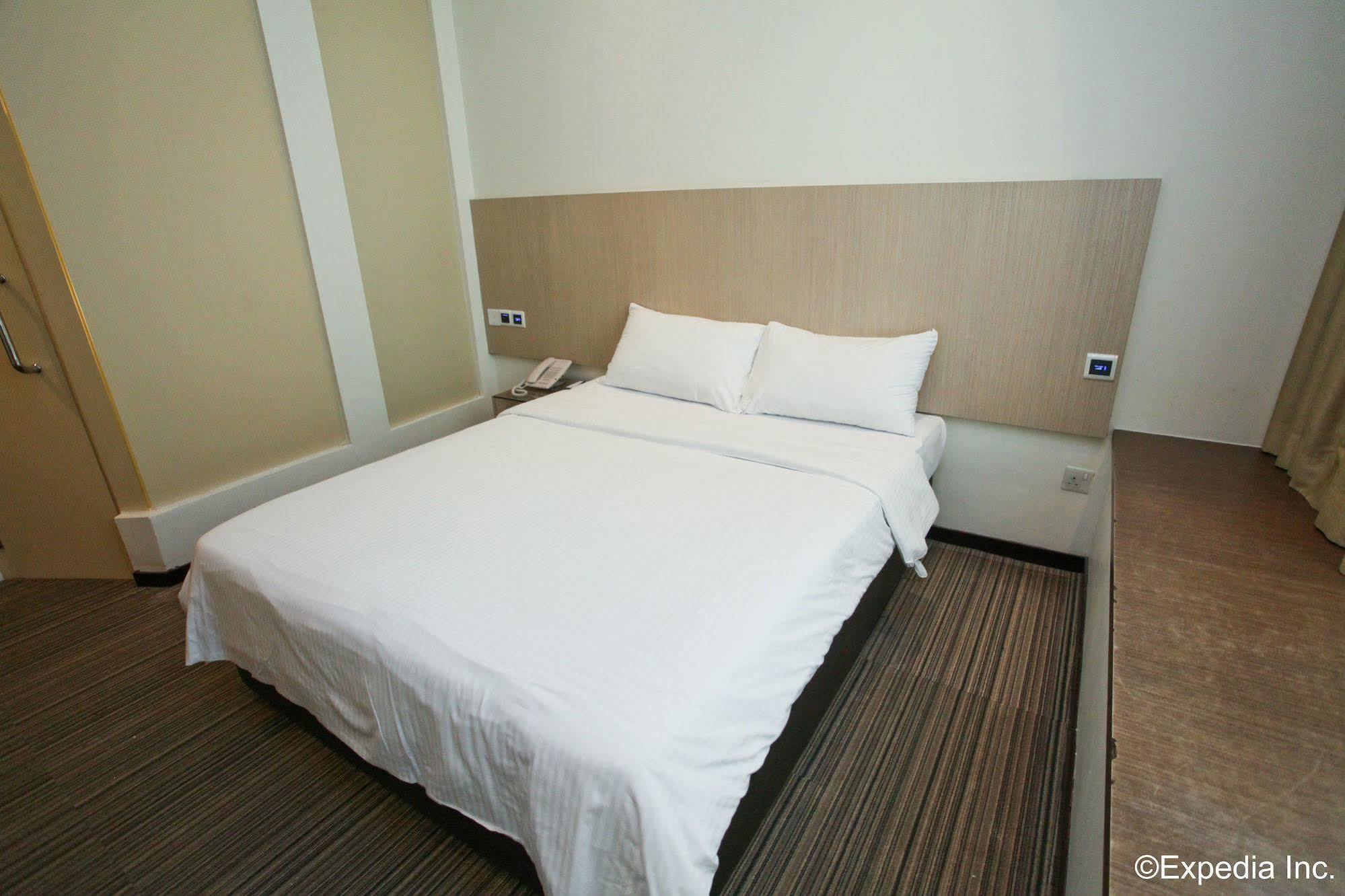 Aqueen Hotel Lavender Сингапур Екстериор снимка