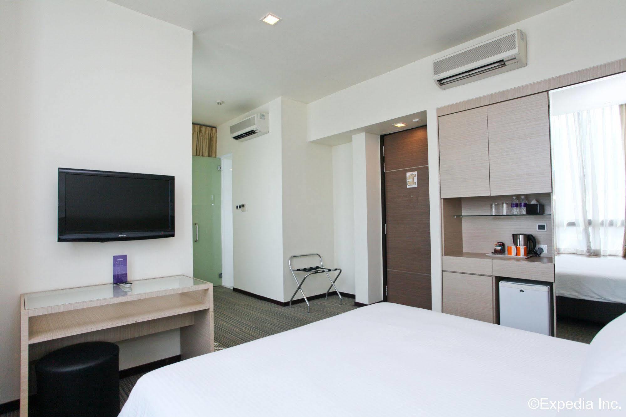 Aqueen Hotel Lavender Сингапур Екстериор снимка