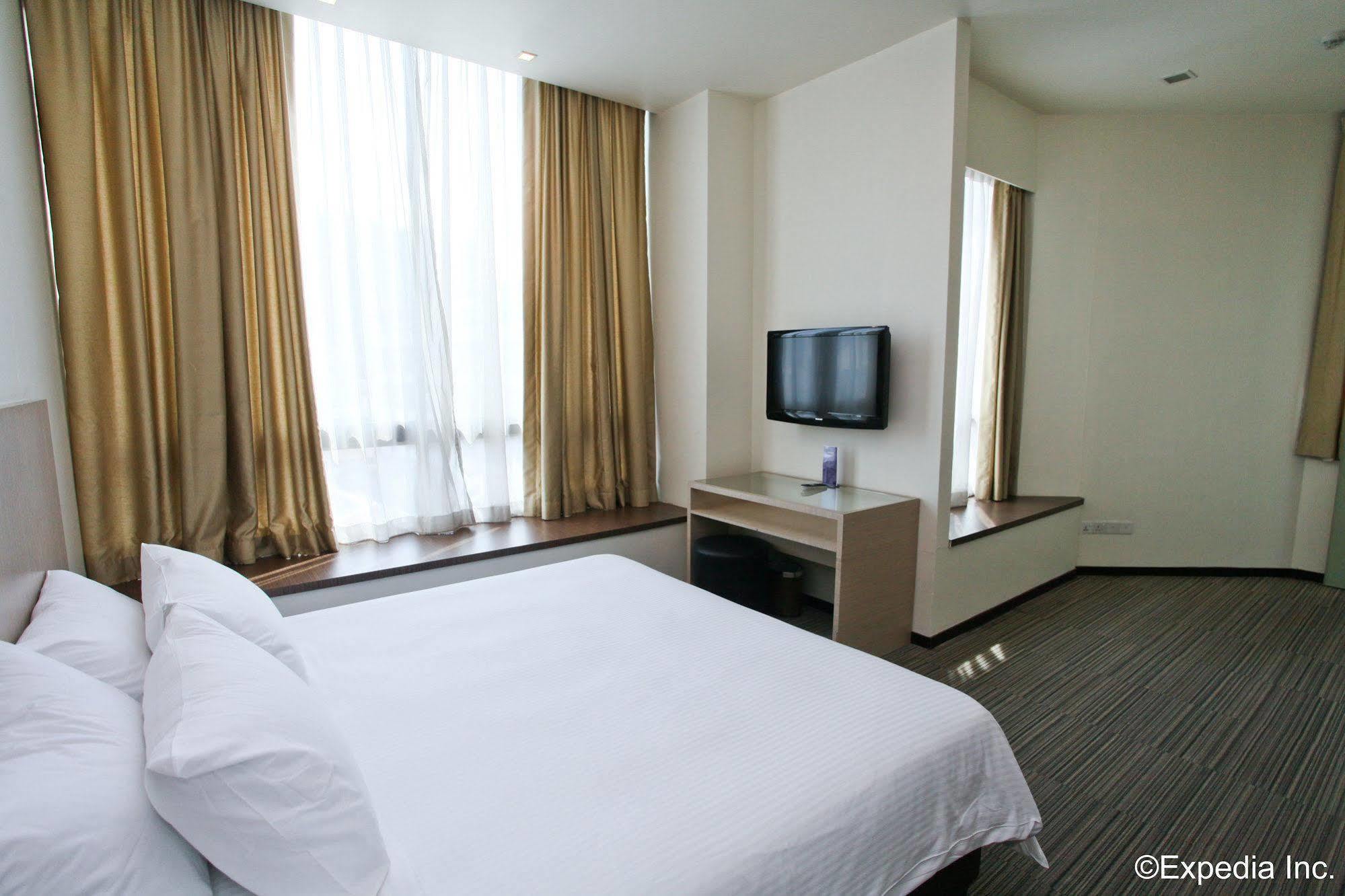 Aqueen Hotel Lavender Сингапур Екстериор снимка