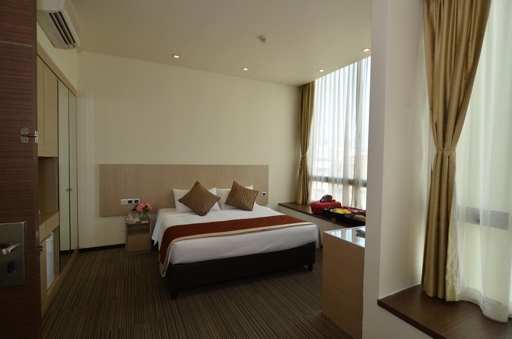 Aqueen Hotel Lavender Сингапур Екстериор снимка