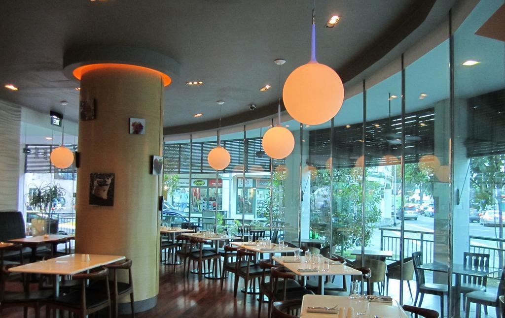 Aqueen Hotel Lavender Сингапур Екстериор снимка